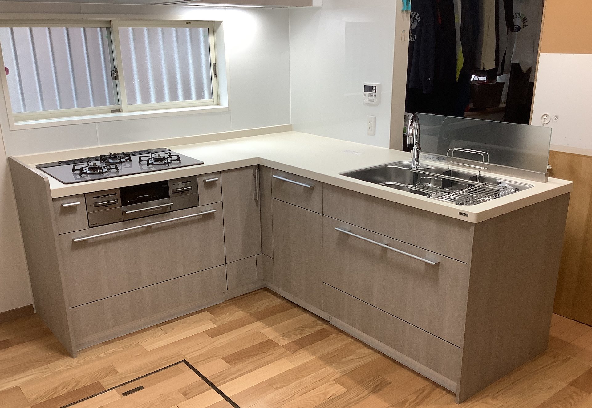 薩摩川内市　壁付キッチンからL形オープン対面キッチンへ